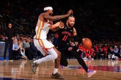 万博体育官网 -尼克斯大胜老鹰3-2夺赛点：布伦森39+8创新高 唐斯16+14+6