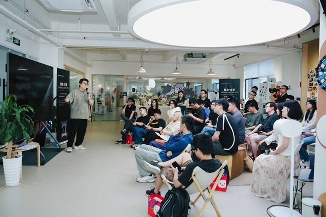 自研AIOS突破现有桎梏，追觅AURORA展现行业“黑马”底气