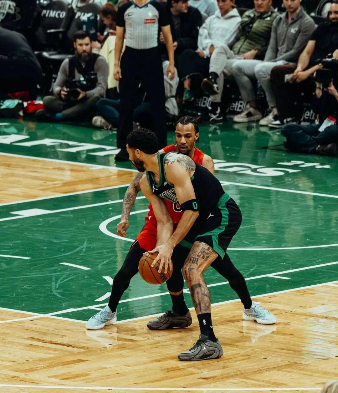 三十+七+十一，凯尔特人豪取赛点，跟腱撕裂塔图姆满血复出显神威！