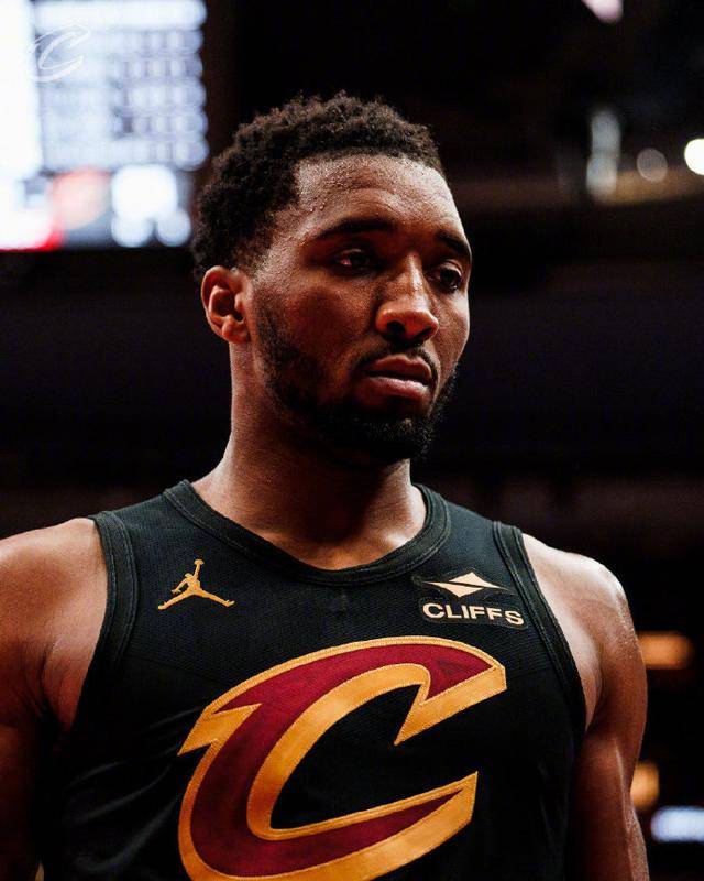 季后赛最新局势：两队晋级马刺时隔9年进次轮 3组3-2尼克斯夺赛点